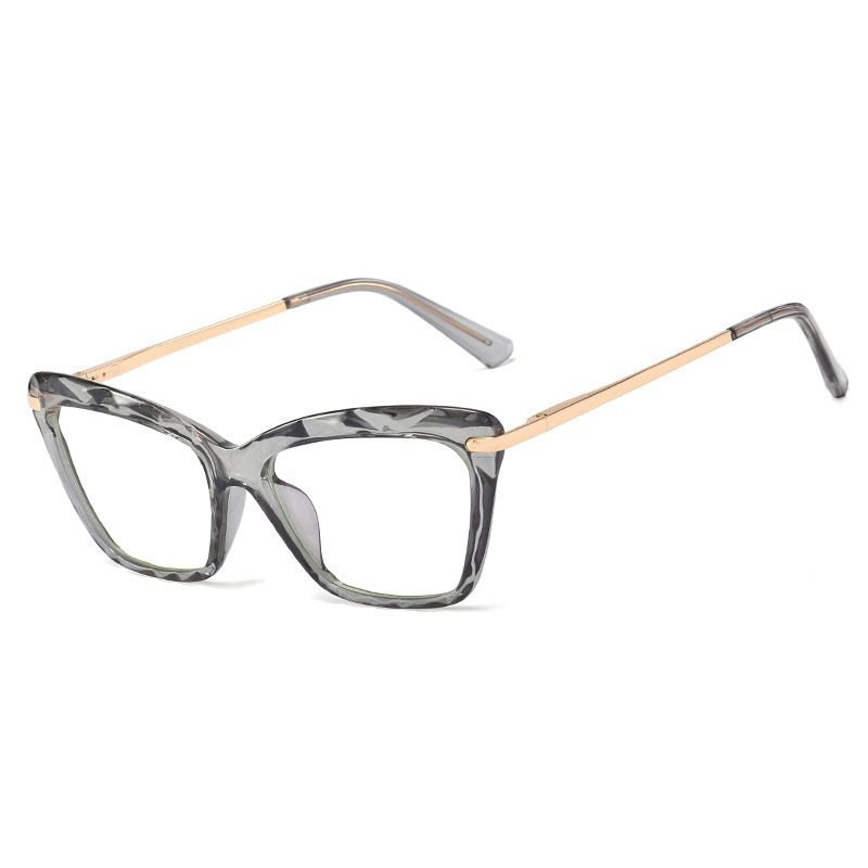 distinctive eyewear
